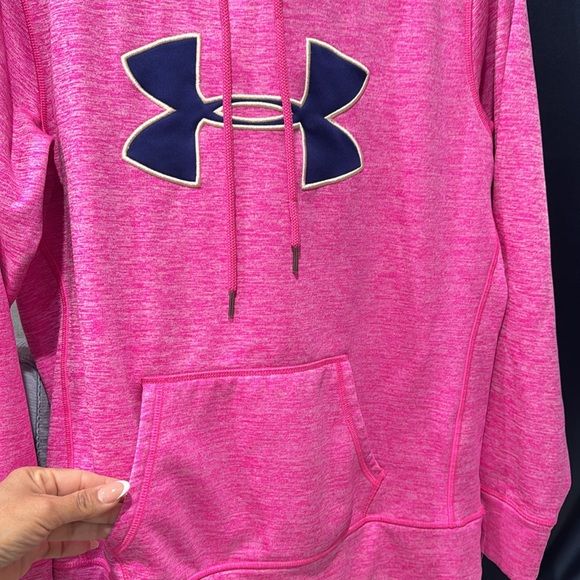 🩷Under Armour
Women's Storm Armour Fleece Big Logo Twist Hoody - Picture 8 of 11